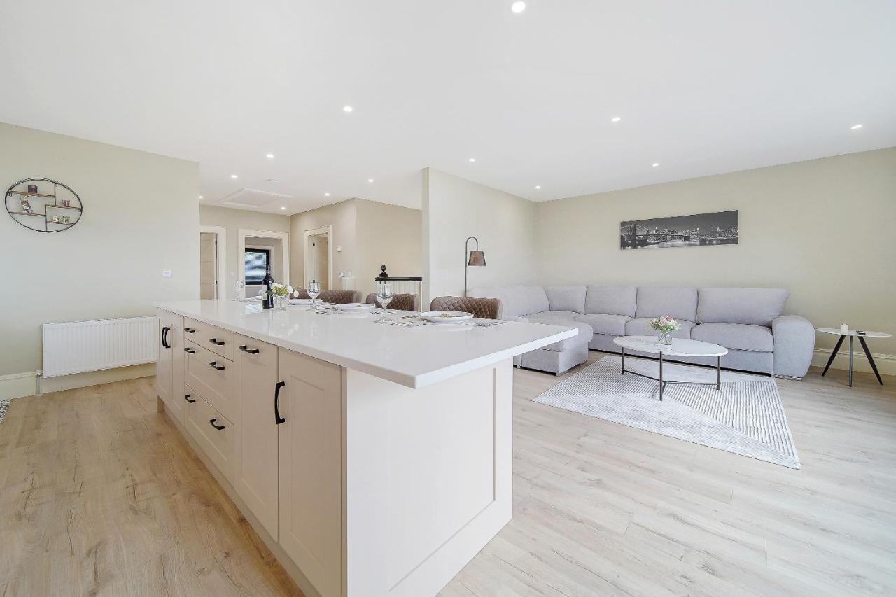 Seaview Lodge Apartment 'Sleeping 4 Guests' Rockstown Buitenkant foto
