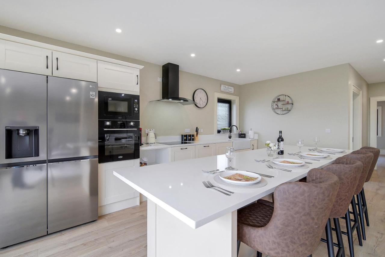 Seaview Lodge Apartment 'Sleeping 4 Guests' Rockstown Buitenkant foto