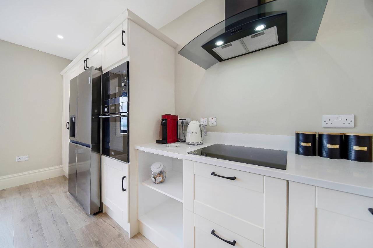 Seaview Lodge Apartment 'Sleeping 4 Guests' Rockstown Buitenkant foto